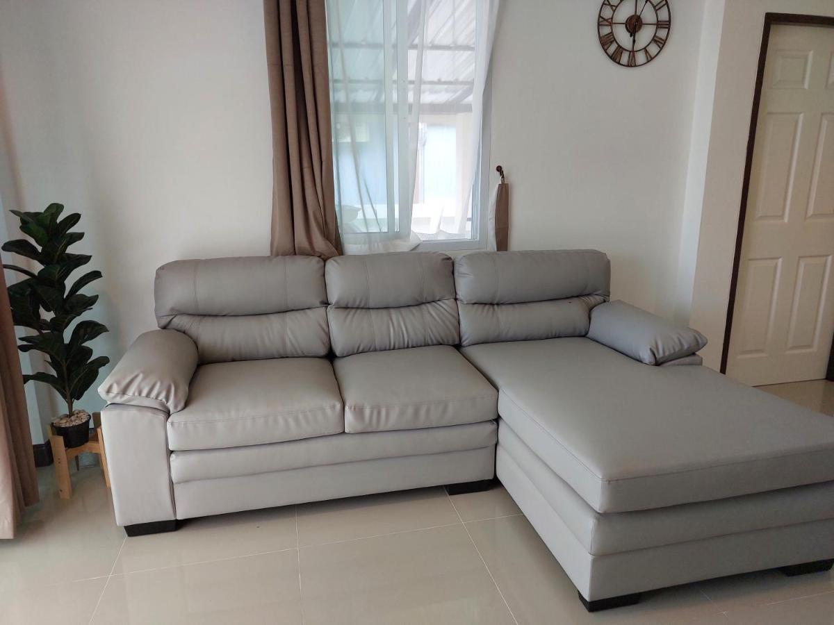 Happy Space: Cozy 2-Bedroom Villa with Free WiFi and Parking Nakhon Phanom Exterior photo