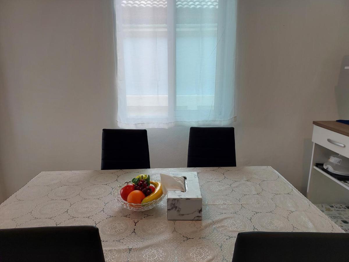Happy Space: Cozy 2-Bedroom Villa with Free WiFi and Parking Nakhon Phanom Exterior photo