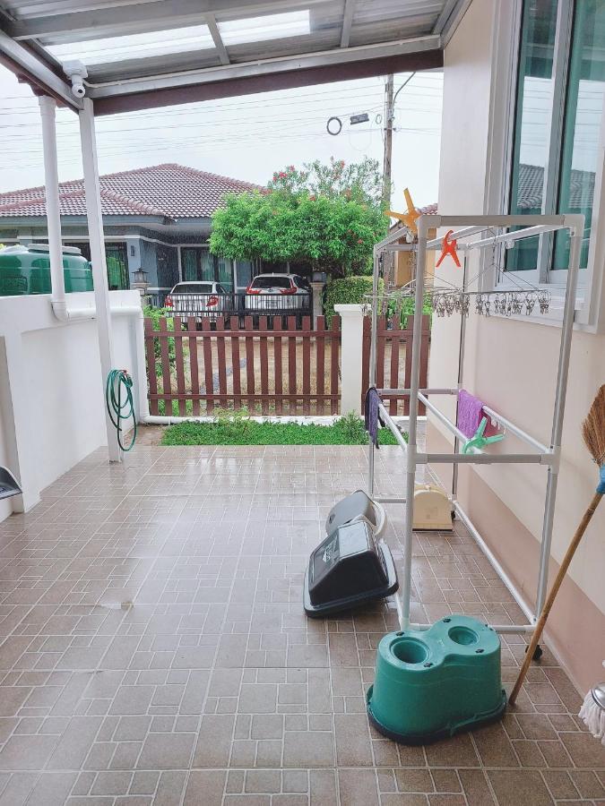 Happy Space: Cozy 2-Bedroom Villa with Free WiFi and Parking Nakhon Phanom Exterior photo